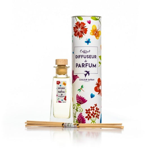 Diffuseur de parfum artisanal Safran Grasse de 100ml, avec flacon élégant et bâtons en bois, style sophistiqué et parfum délicat.