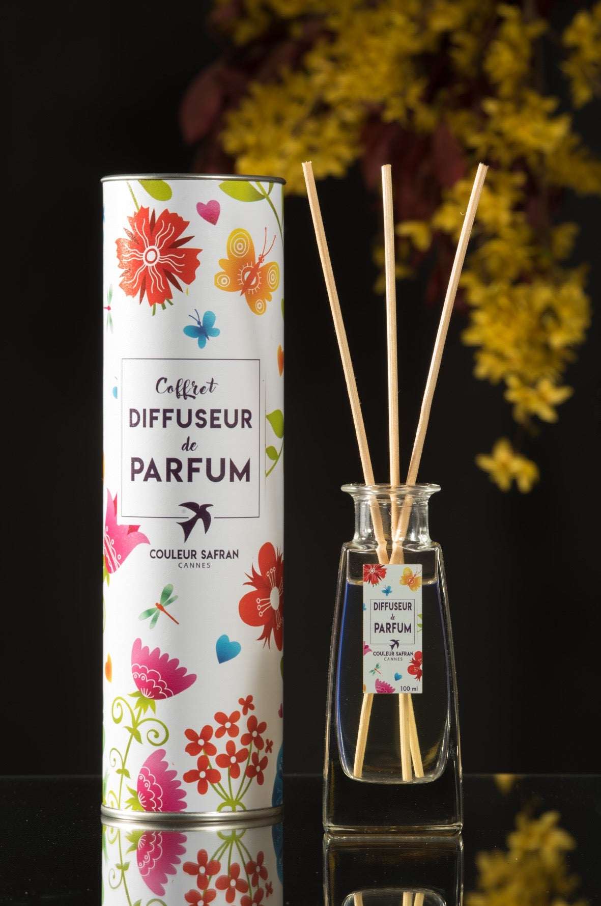 Diffuseur de parfum artisanal Safran Grasse de 100ml, élégant avec flacon en verre et embout diffuseur, pour parfumer votre intérieur.