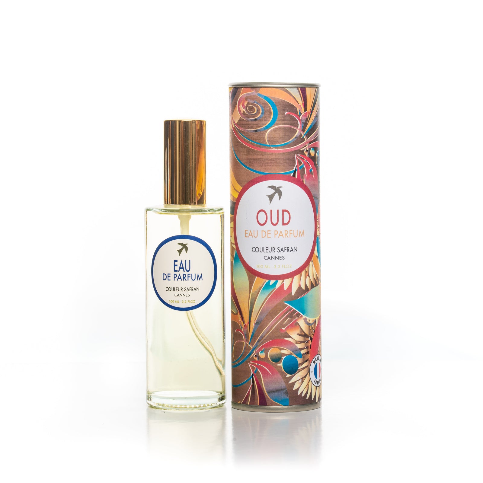 Flacon d'eau de parfum Oud, élégant avec une fragrance boisée et orientale, présenté en flacon sophistiqué.